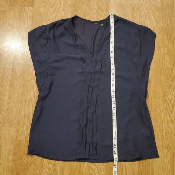 Halogen V-neck Flutter Sleeve Blouse size Medium in Navy Blue - Picture 7 of 9